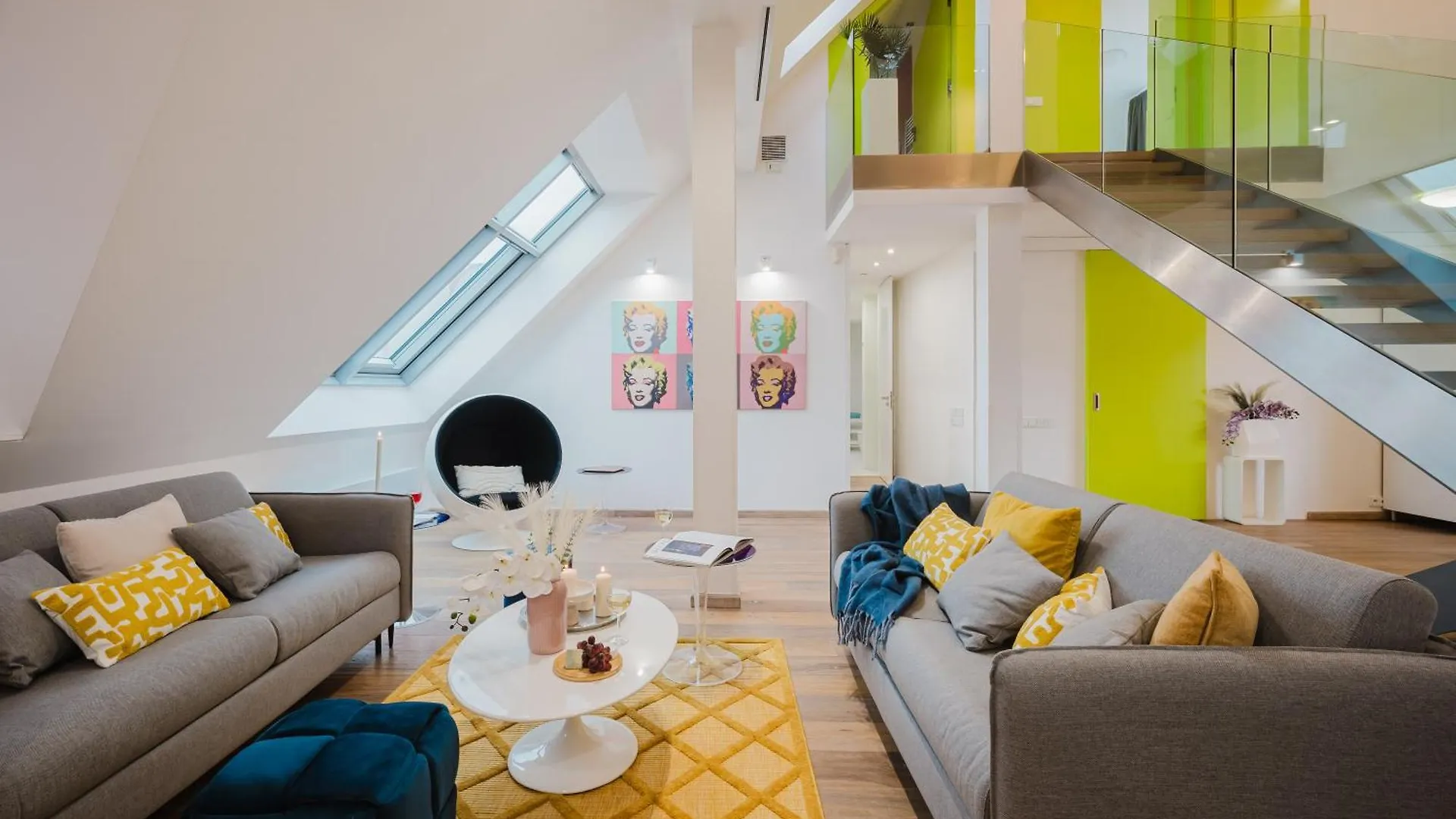 Apartment Prague Days - 3Bdr Attic Loft-Style Apt - Fireplace - City Center